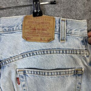 Vintage Levi Strauss & Co. Men's 560 Light Wash Denim Blue Jeans 2004 Size 34x31